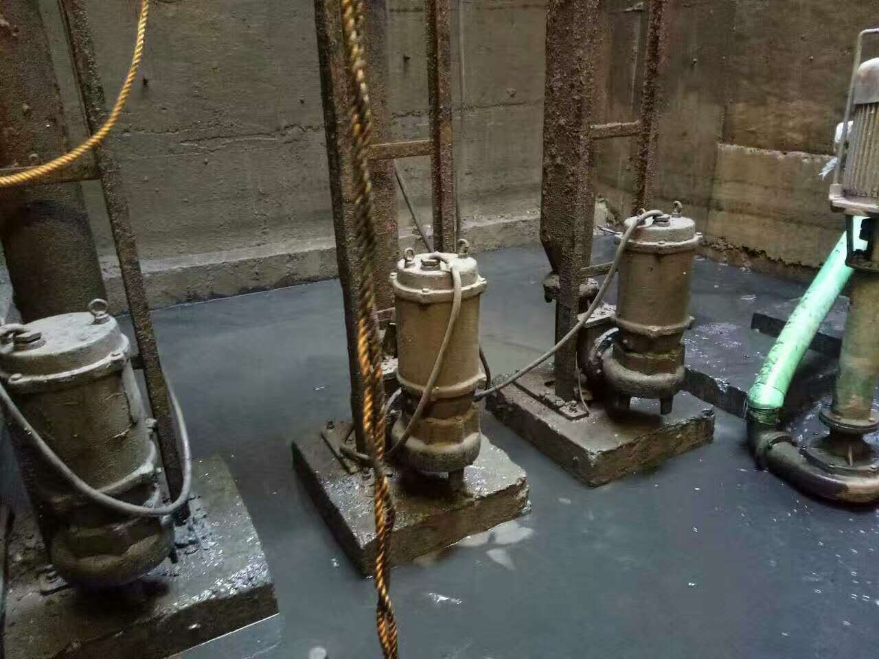 宣恩污水池清理